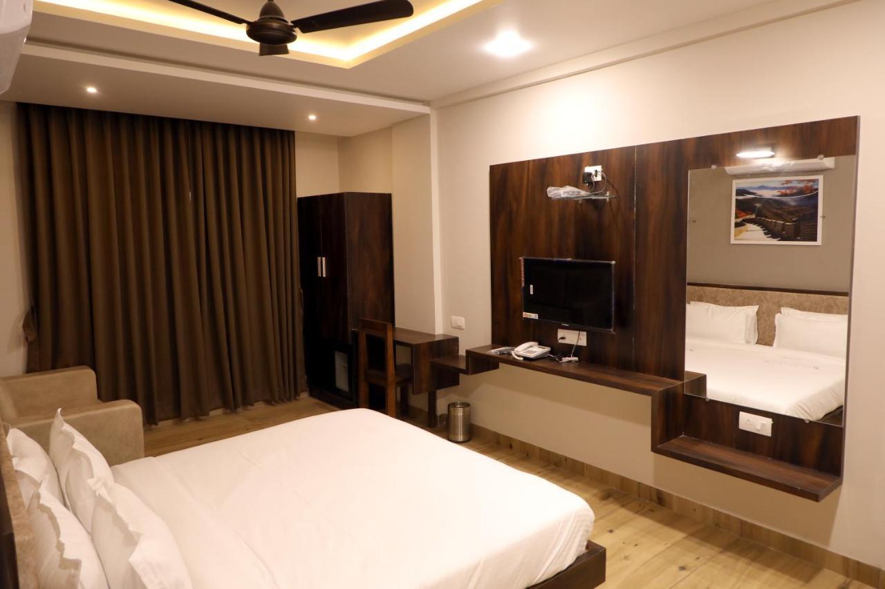 Hotel Nest Bhudzs Kültér fotó